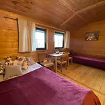 Gosciniec Salmopolski Guest house